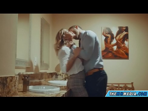 ❤️ Cuando una rubia tetona te seduce en un baño público ❤ Putas en es.purchasexz.top ❌️